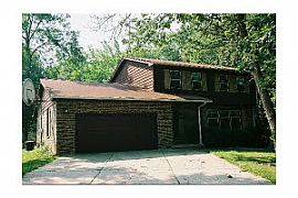 WADSWORTH/BEACH PARK 4 BEDROOM 2.5 BATH in Beach Park, IL