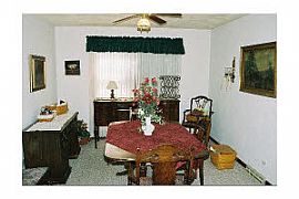 WADSWORTH/BEACH PARK 4 BEDROOM 2.5 BATH in Beach Park, IL (Photo 4 of 6)