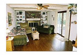 WADSWORTH/BEACH PARK 4 BEDROOM 2.5 BATH in Beach Park, IL (Photo 6 of 6)