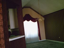 BEAUTIFUL 5BD/3BA SPLITFOYER IN POWDER S in Powder Springs, GA (Photo 2 of 6)