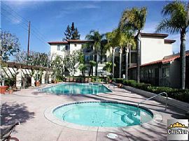 UPDATED 2BD/2BA TOP-FLOOR END UNIT! in Valley Village, CA