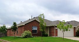 Almost New 4 Bedroom 2 Bath In Nice Neig in Fort Worth, TX