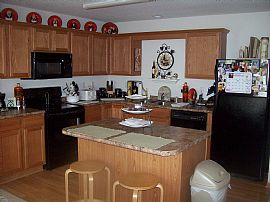 CLEAN, NICE 2 BD TOWNHOME! in Waukee, IA (Photo 2 of 6)