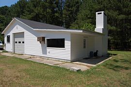 3br. 1ba. house 30x30 garage + 15x30 app in Smithfield, NC (Photo 5 of 6)