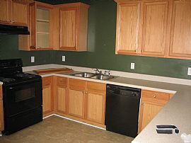 Move in Ready - 3bd/2.5ba Townhome in College Park, GA (Photo 2 of 5)