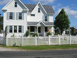 Chincoteague Main Street Victorian in Chincoteague Island, VA