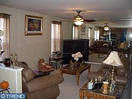  4br - Great Suburban 2.5 Bath Home in Sicklerville, NJ (Photo 4 of 6)