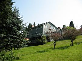 Large House in Country Setting for Rent in Black Diamond, WA (Photo 2 of 6)