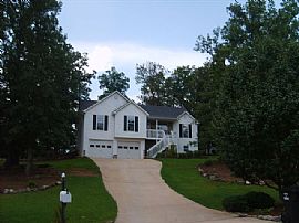 4 bed, 2 bath home in swim/tennis com. in Cumming, GA