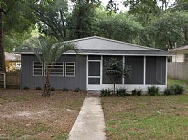 COZY 2/2 IN A QUIET NEIGHBORHOOD in Sorrento, FL (Photo 2 of 6)