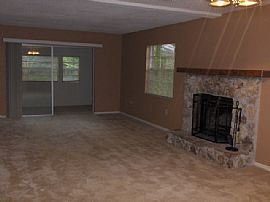 COZY 2/2 IN A QUIET NEIGHBORHOOD in Sorrento, FL (Photo 4 of 6)