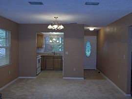 COZY 2/2 IN A QUIET NEIGHBORHOOD in Sorrento, FL (Photo 5 of 6)