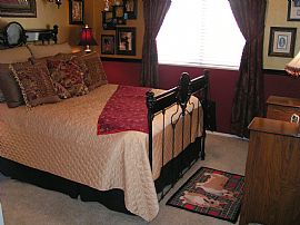 Spotless Original Model Home for Lease in Phoenix, AZ (Photo 4 of 6)