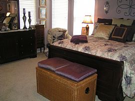 Spotless Original Model Home for Lease in Phoenix, AZ (Photo 6 of 6)