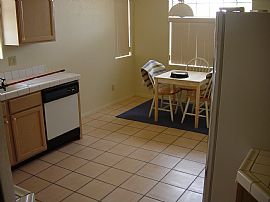 Single Family Home $999 Per Month in Fort Mohave, AZ (Photo 6 of 6)