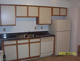 GIANT 1-3 bedroom apartments!! in Kansas City, MO (Photo 1 of 6)