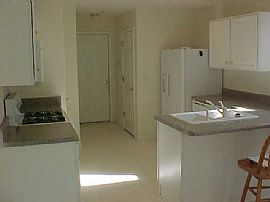 3 bed, 2.5 bath home in swim/tennis com. in Atlanta, GA (Photo 2 of 6)