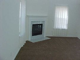 3 bed, 2.5 bath home in swim/tennis com. in Atlanta, GA (Photo 4 of 6)