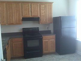 Like new....Spacious town home for RENT  in Atlanta, GA (Photo 2 of 4)