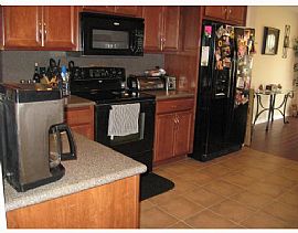 Gorgeous 2006 2/2.5 Townhome in NW Tampa in Tampa, FL (Photo 2 of 6)