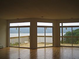 Stunning New Waterfront Townhome in New Windsor, NY (Photo 1 of 5)