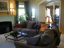 Gorgeous home for rent in Chicago Suburb in Naperville, IL (Photo 2 of 2)