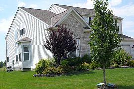 Split-Level Available for Rent this Fall in Lewis Center, OH (Photo 2 of 6)