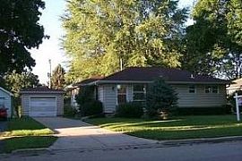 3br - HOUSE & GARAGE, Sun Porch, in Waunakee, WI