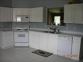 4br/2ba Home with Great School Zone in Gainesville, FL (Photo 3 of 6)