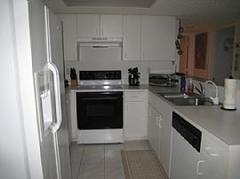 2/2 Coral Springs,FL Condo --Corner Unit in Coral Springs, FL (Photo 2 of 6)