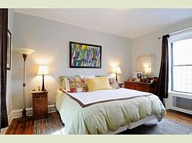 Upper West Side 2-Bedroom Apartment  in Manhattan, NY (Photo 3 of 6)