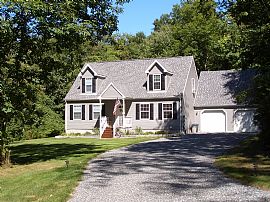 Secluded 4 Br 2 Ba Cape Cod Built 2002 in Plainfield, CT