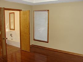 Rent to Own Spacious and Great Location in Olathe, KS (Photo 3 of 4)