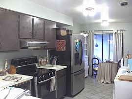 Spacious Home on the Golf Course in Tuscawilla, FL (Photo 4 of 6)