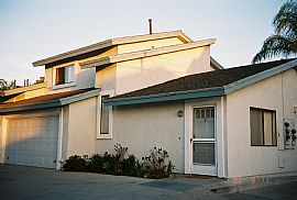 3Br 2Ba Modern Townhouse Style End Unit in Cypress, CA
