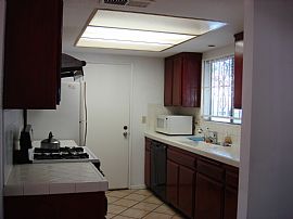 Spacious Two Storey Townhouse in Monterey Park, CA (Photo 6 of 6)