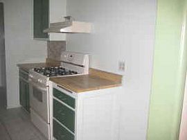 Nice quiet house in culdesac in Long Beach, CA (Photo 3 of 4)