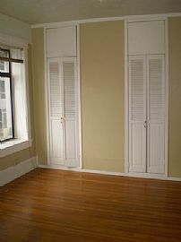 Spacious 1BR w/ Living Room and Den in Seattle, WA (Photo 1 of 4)