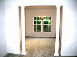 3 story/pet friendly/Pub. Transportation in Lovettsville, VA (Photo 4 of 4)