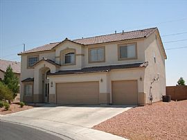 MOVE IN SPECIAL 6 BEDROOMS GATED in North Las Vegas, NV (Photo 4 of 4)