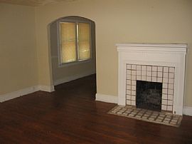 2 bed, 1 bath bungalow with hardwoods in College Park, GA (Photo 3 of 6)