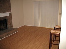 Clean and Cozy Ranch with Fenced Yard in Roswell, GA (Photo 5 of 6)