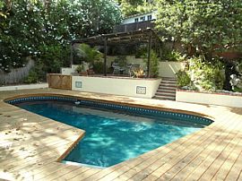 CELEBRITY RETREAT in West Hollywood, CA (Photo 3 of 6)