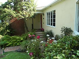 CELEBRITY RETREAT in West Hollywood, CA (Photo 6 of 6)