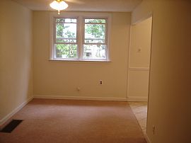 Beautiful family row home in Glenolden in Briarcliff, PA (Photo 3 of 6)