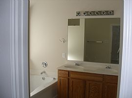 Single Family Home for Rent in Keller, TX (Photo 5 of 6)