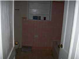 Charming Spacious One Story House in East Point, GA (Photo 4 of 6)