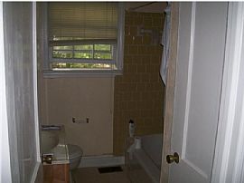 Charming Spacious One Story House in East Point, GA (Photo 6 of 6)