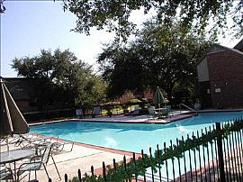 TOWNHOME FOR RENT in Houston, TX (Photo 2 of 2)