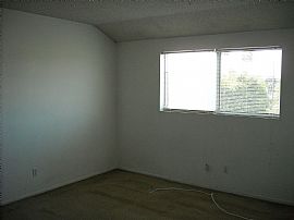2 Bedroom Condo in Hawaiian Gardens, CA (Photo 4 of 6)